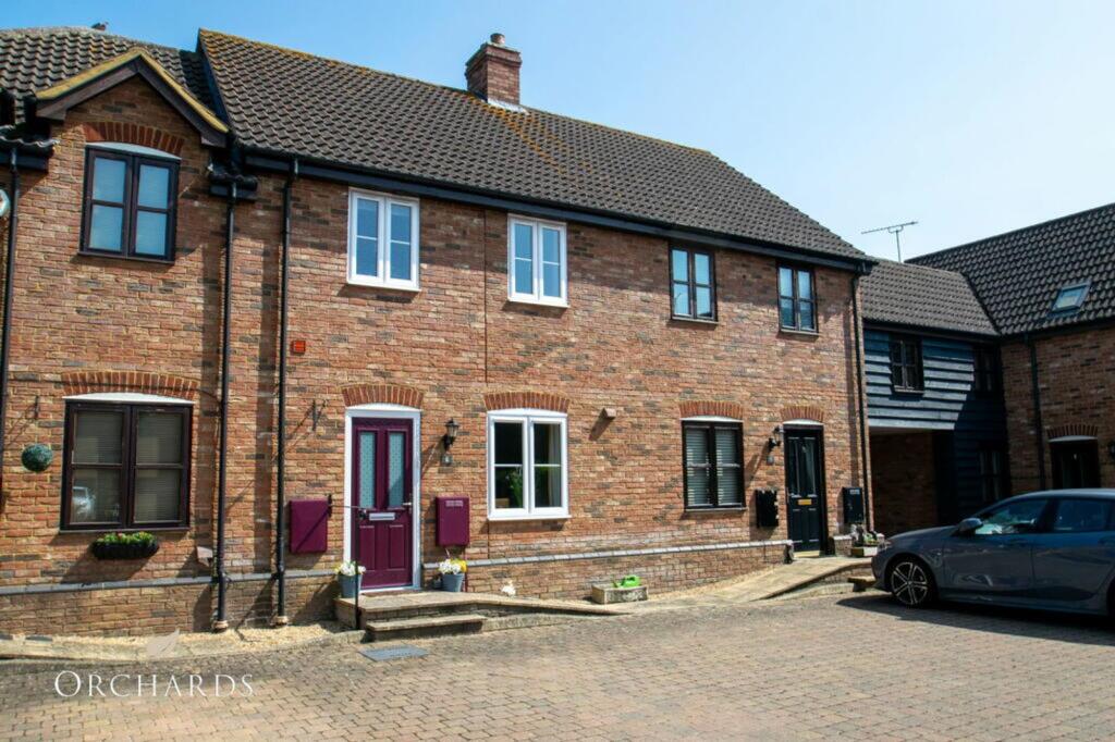 3 bed Mid Terraced House for rent in Flitton. From Orchards Estate Agents - Bedfordshire 3 bed Mid Terraced House for rent in Flitton. From Orchards Estate Agents - Bedfordshire