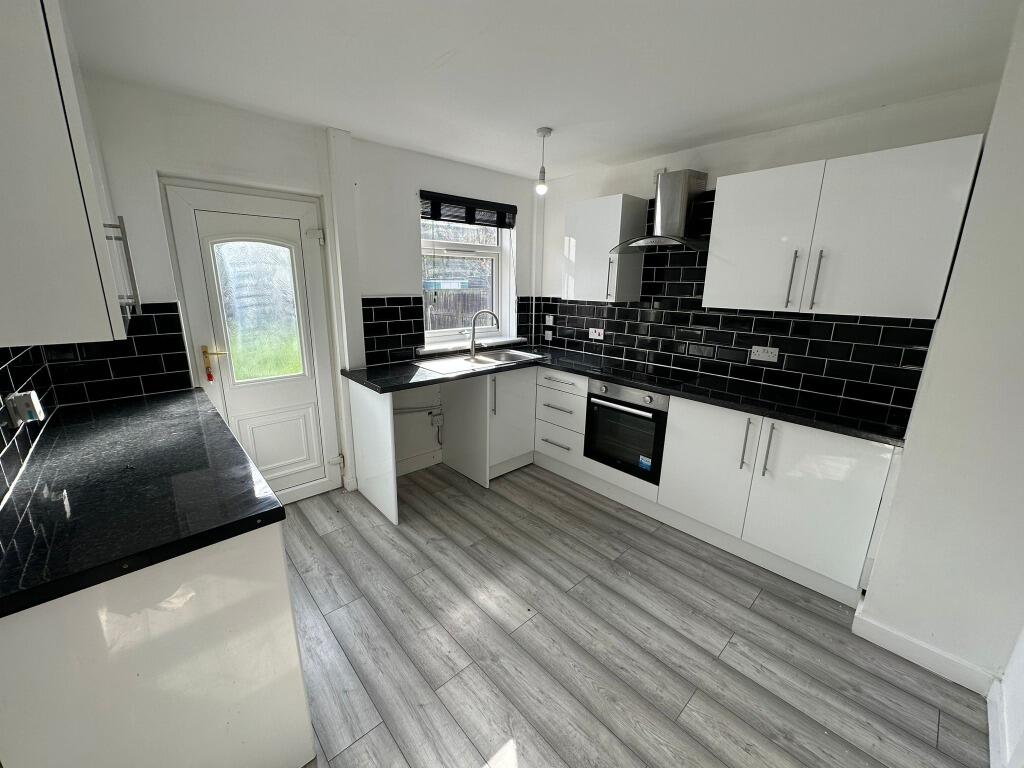2 bed Mid Terraced House for rent in Johnstone. From Castle Residential - Paisley