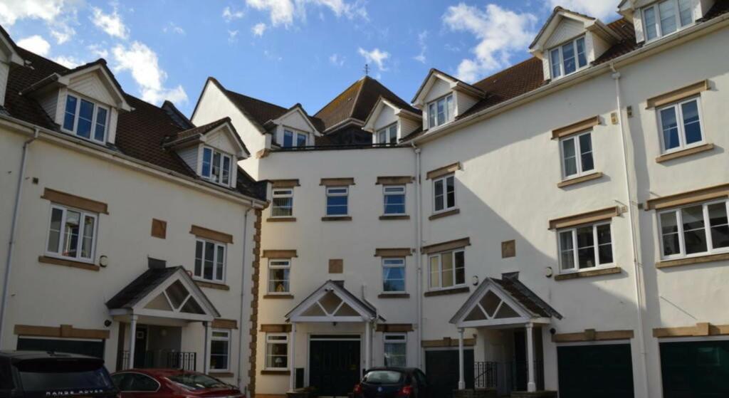 2 bed Apartment for rent in Weston-Super-Mare. From Saxons Estate Agents