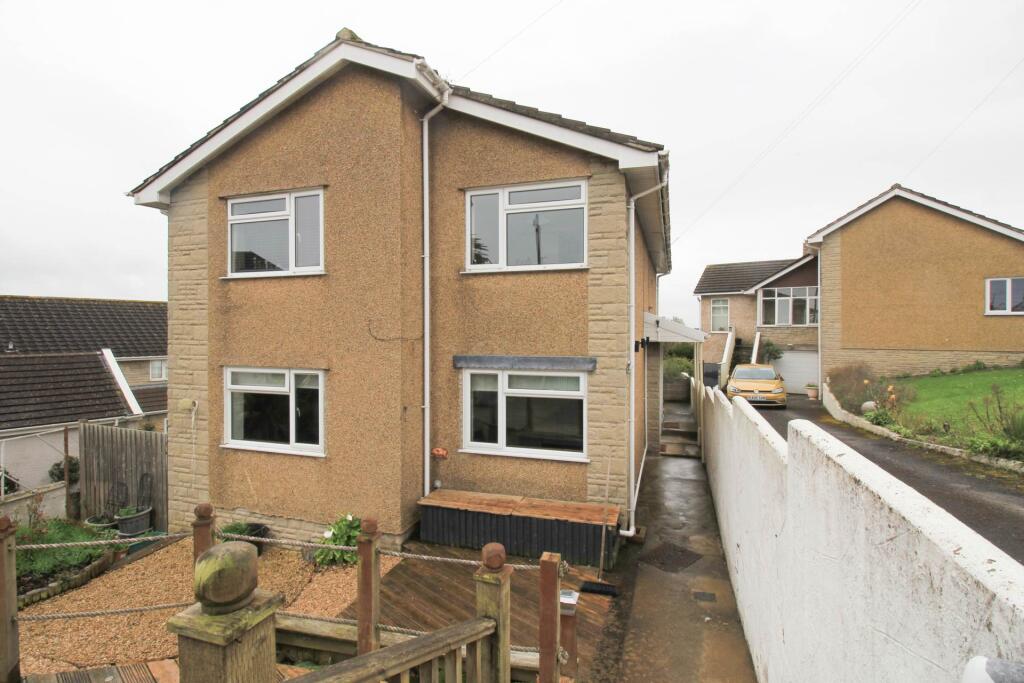 3 bed 1st Floor Flat for rent in Weston-Super-Mare. From Saxons Estate Agents - Weston Super Mare