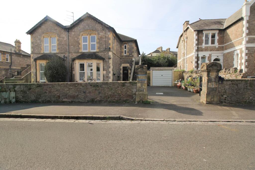 2 bed 1st Floor Flat for rent in Weston-Super-Mare. From Saxons Estate Agents - Weston Super Mare 2 bed 1st Floor Flat for rent in Weston-Super-Mare. From Saxons Estate Agents - Weston Super Mare