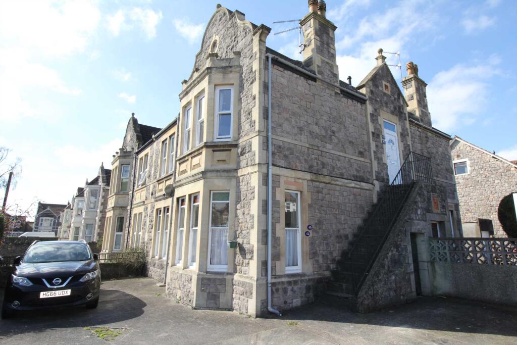 1 bed 1st Floor Flat for rent in Weston-Super-Mare. From Saxons Estate Agents - Weston Super Mare