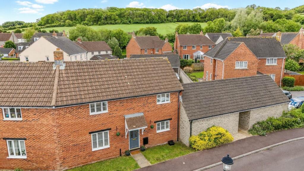 3 bed Semi Detached for rent in Elborough. From Saxons Estate Agents - Weston Super Mare