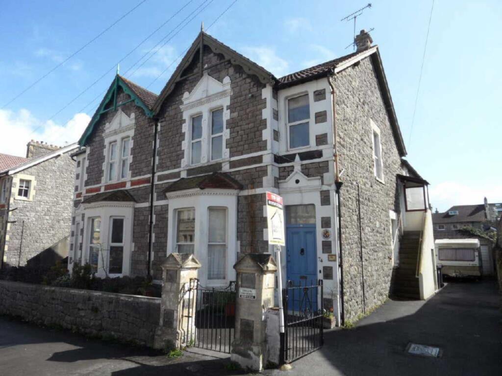 2 bed Apartment for rent in Weston-Super-Mare. From Saxons Estate Agents - Weston Super Mare