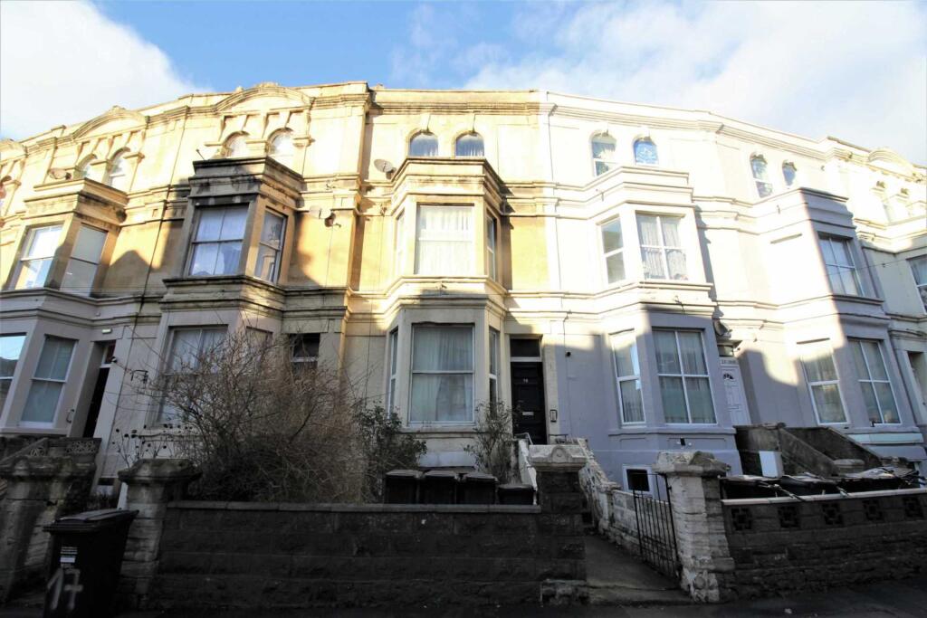 1 bed 1st Floor Flat for rent in Weston-Super-Mare. From Saxons Estate Agents - Weston Super Mare 1 bed 1st Floor Flat for rent in Weston-Super-Mare. From Saxons Estate Agents - Weston Super Mare