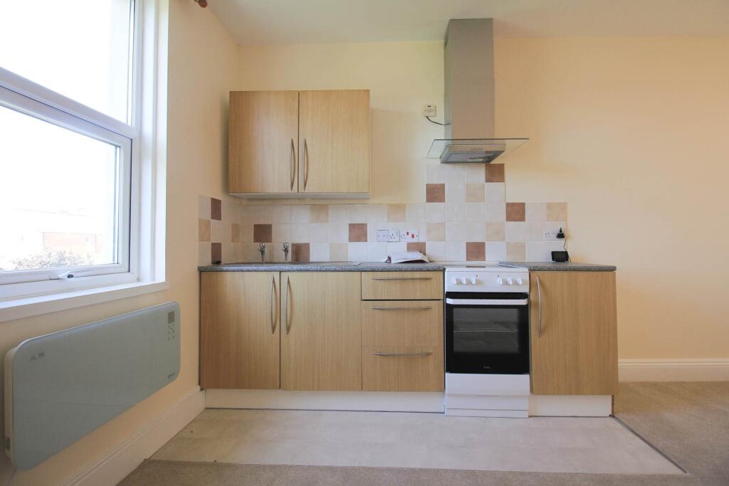 4 bed Semi Detached for rent in Weston-Super-Mare. From Saxons Estate Agents - Weston Super Mare 4 bed Semi Detached for rent in Weston-Super-Mare. From Saxons Estate Agents - Weston Super Mare