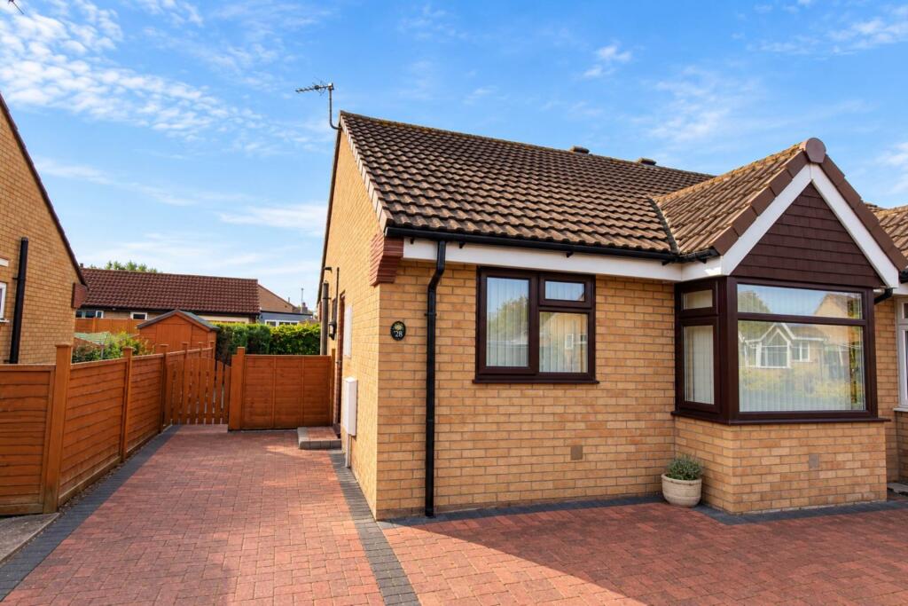 2 bed Semi-detached bungalow for rent in Weston-Super-Mare. From Saxons Estate Agents - Weston Super Mare