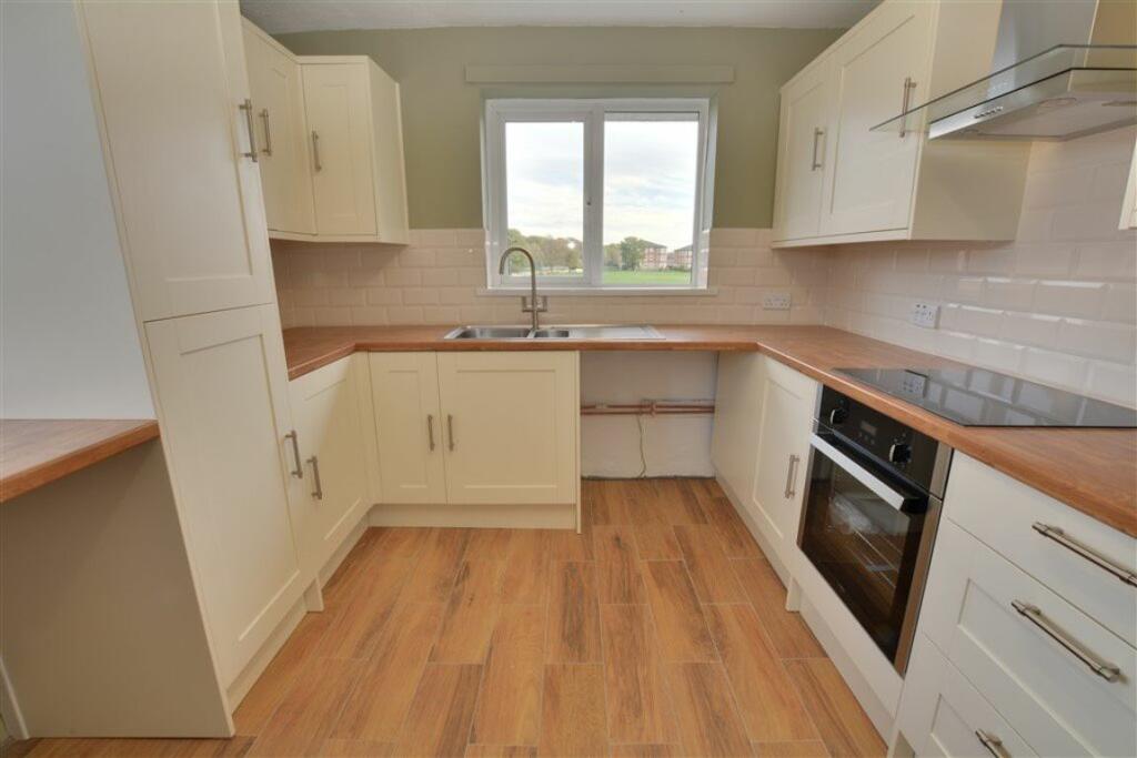 2 bed Apartment for rent in Fairburn. From Park Row Properties Ltd - Pontefract