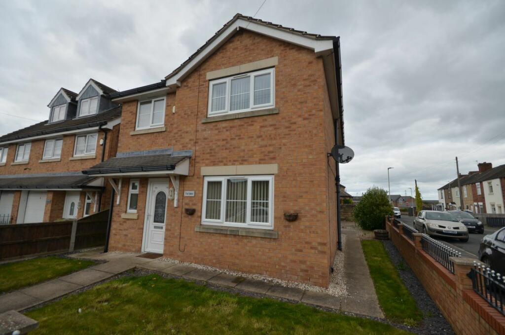 4 bed Detached House for rent in Ackton. From Park Row Properties Ltd - Pontefract