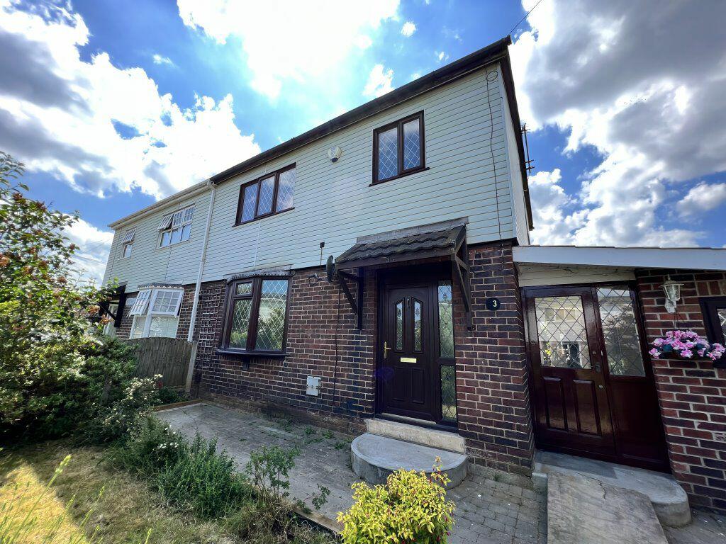 3 bed Semi-Detached House for rent in Castleford. From Park Row Properties Ltd - Pontefract