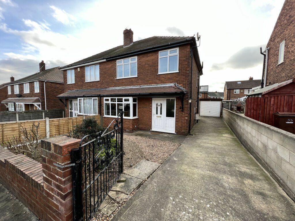 3 bed Semi-Detached House for rent in Pontefract. From Park Row Properties Ltd - Pontefract