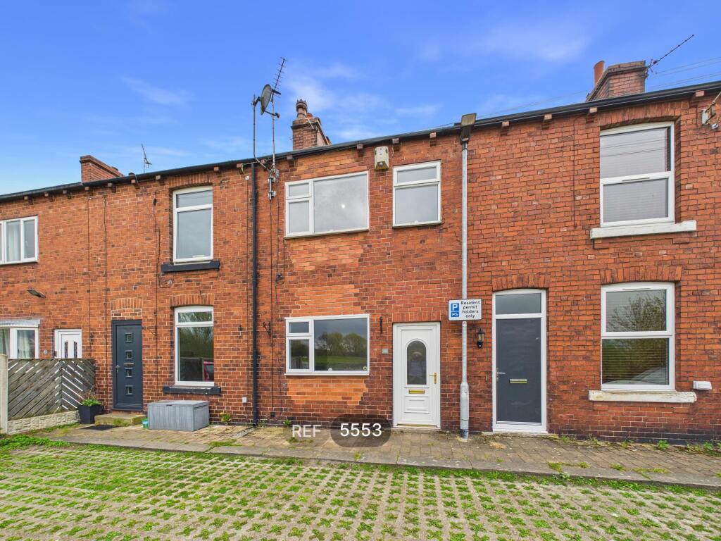 3 bed Mid Terraced House for rent in Castleford. From Park Row Properties - Pontefract