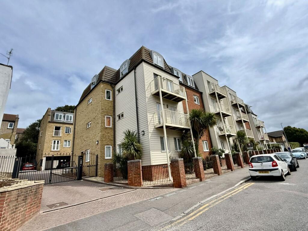 2 bed 1st Floor Flat for rent in Margate. From Thomas Jackson - Margate 2 bed 1st Floor Flat for rent in Margate. From Thomas Jackson - Margate