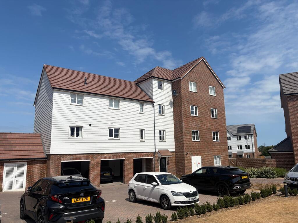 2 bed 1st Floor Flat for rent in Lydden. From Thomas Jackson - Margate