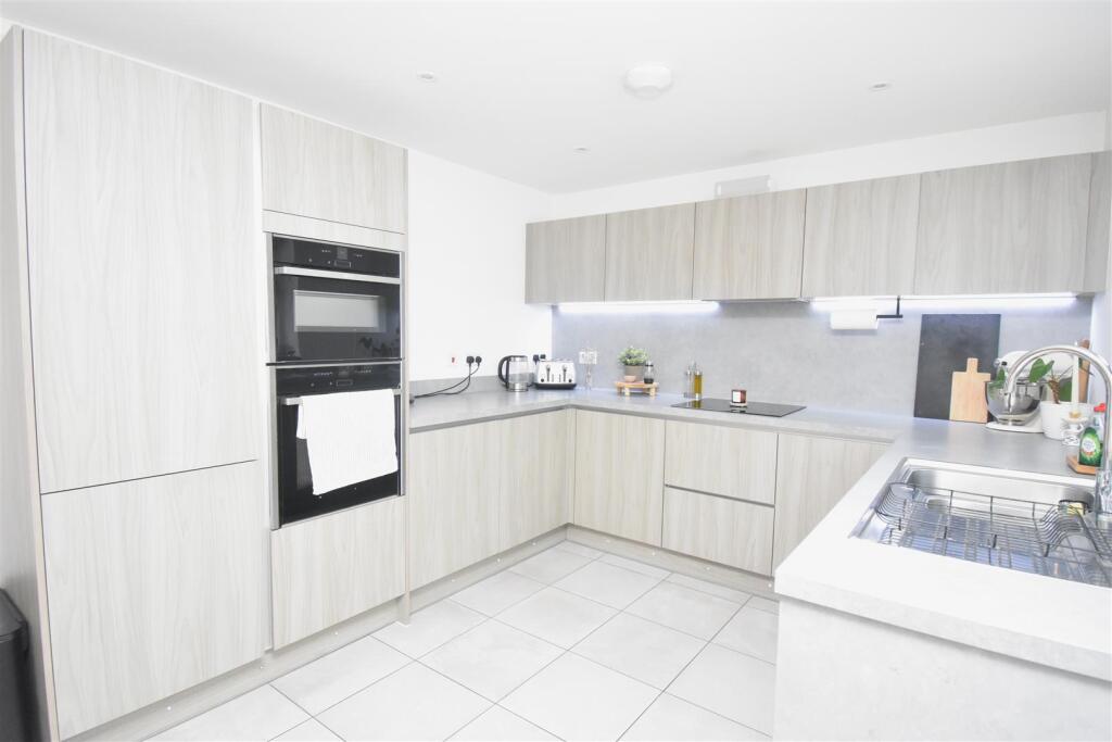 4 bed Semi Detached for rent in York. From Hudson Moody - Micklegate