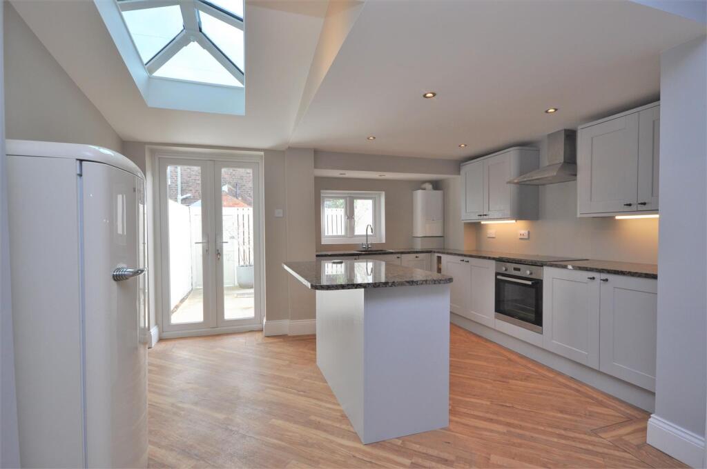 3 bed Mid Terraced House for rent in Bishopthorpe. From Hudson Moody - Micklegate