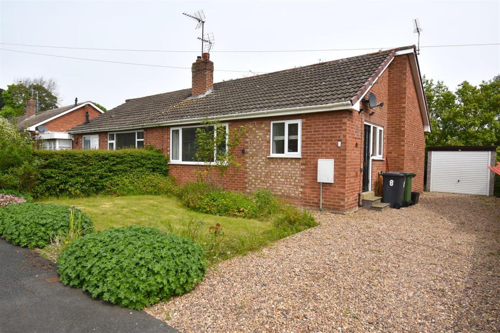 2 bed Semi-detached bungalow for rent in Dunnington. From Hudson Moody - Micklegate 2 bed Semi-detached bungalow for rent in Dunnington. From Hudson Moody - Micklegate