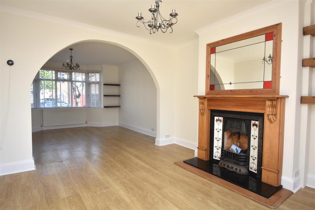 3 bed End of Terrace for rent in Knapton. From Hudson Moody - Micklegate 3 bed End of Terrace for rent in Knapton. From Hudson Moody - Micklegate