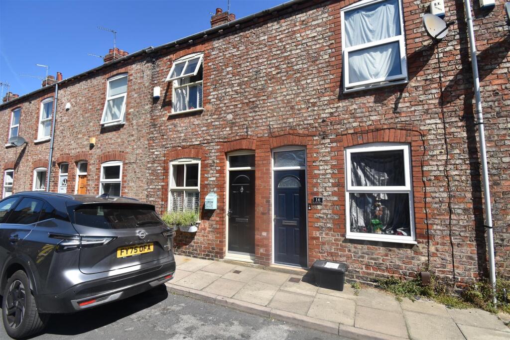 2 bed Mid Terraced House for rent in York. From Hudson Moody - Micklegate