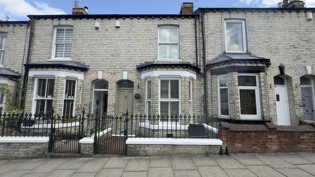 3 bed Mid Terraced House for rent in York. From Hudson Moody - Micklegate 3 bed Mid Terraced House for rent in York. From Hudson Moody - Micklegate