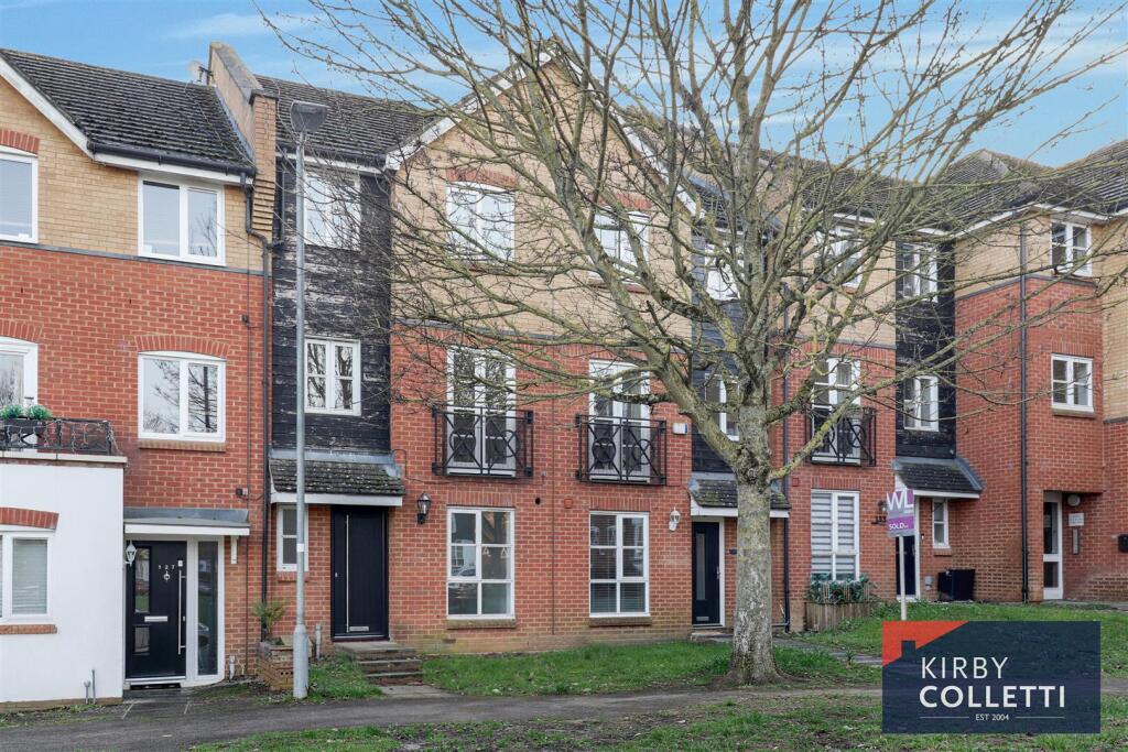 3 bed Town House for rent in Hoddesdon. From Kirby Colletti