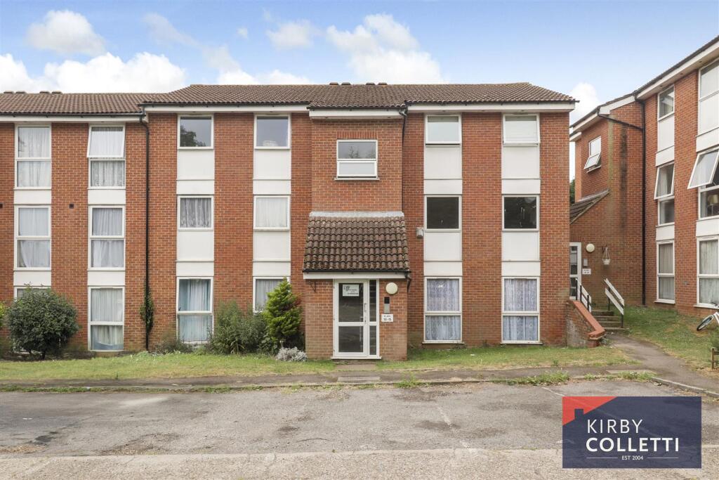 2 bed Apartment for rent in Wormley West End. From Kirby Colletti 2 bed Apartment for rent in Wormley West End. From Kirby Colletti