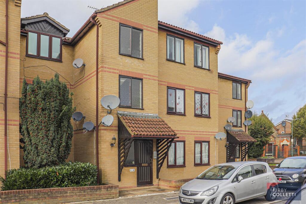 1 bed 1st Floor Flat for rent in Waltham Cross. From Kirby Colletti 1 bed 1st Floor Flat for rent in Waltham Cross. From Kirby Colletti