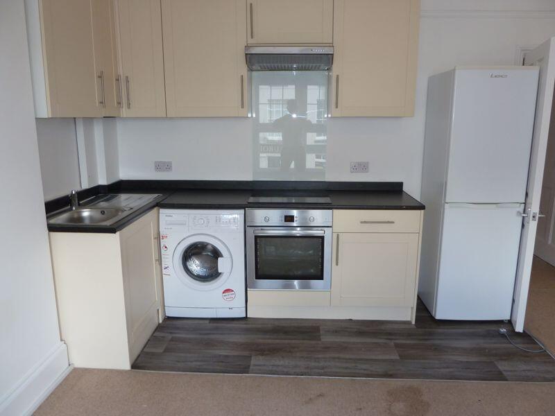 1 bed Apartment for rent in East Molesey. From Domains Property Services - East Molesey Sales