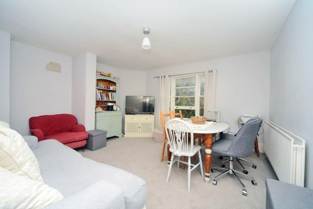 2 bed Apartment for rent in Kingston upon Thames. From Domains Property Services - East Molesey Sales