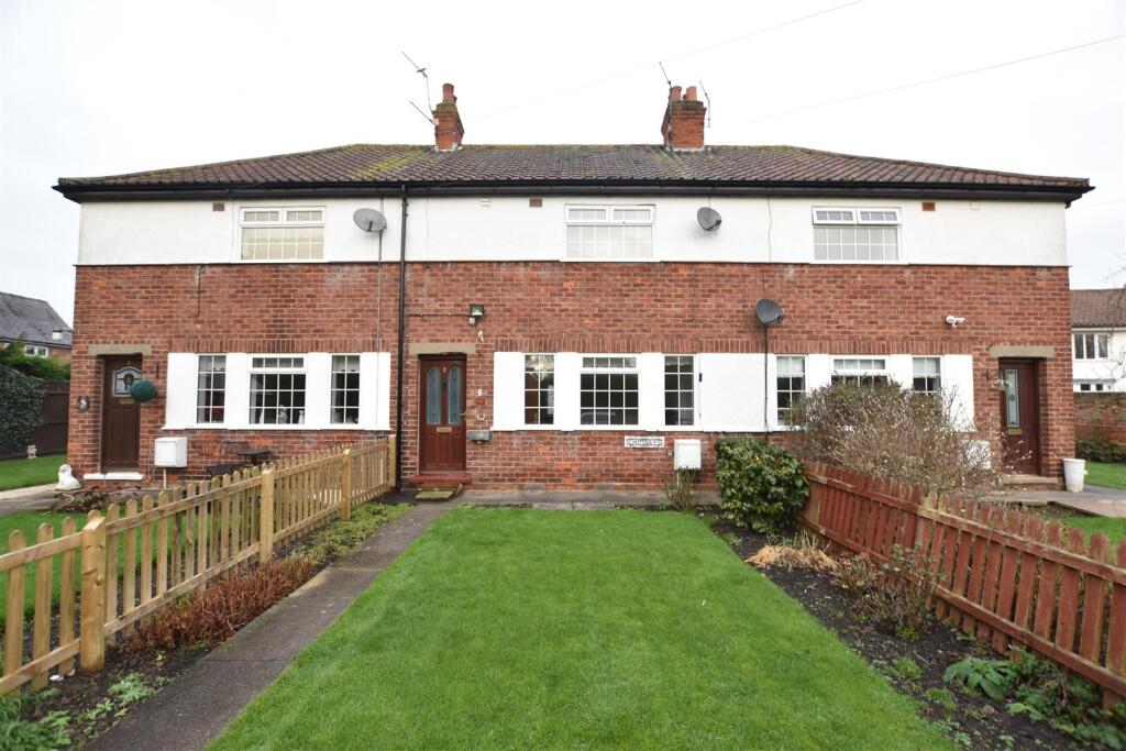 2 bed Mid Terraced House for rent in Grimsby. From Joy Walker Estate Agents - Cleethorpes