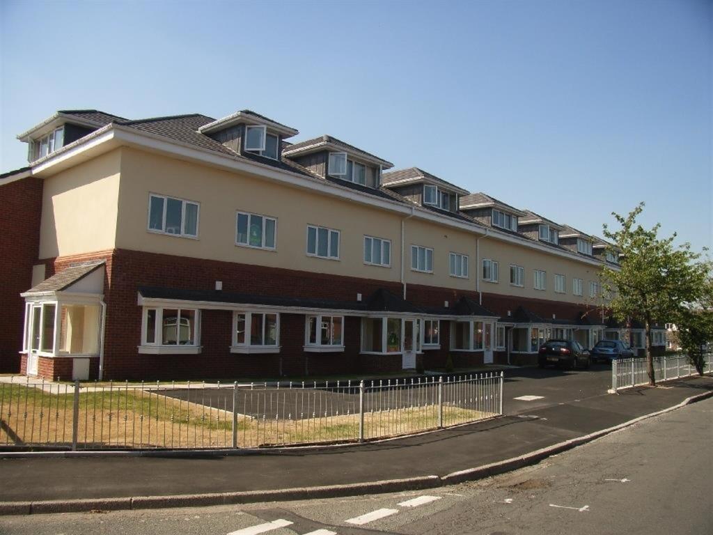 2 bed 1st Floor Flat for rent in Wardley. From OÂ’Connor Bowden - Stockport 2 bed 1st Floor Flat for rent in Wardley. From OÂ’Connor Bowden - Stockport