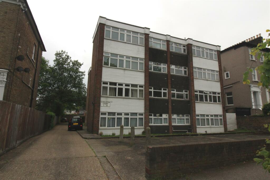 2 bed Flat for rent in Wanstead. From Kurtis Property Services