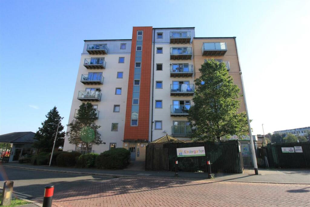 1 bed Flat for rent in Woodford. From Kurtis Property Services