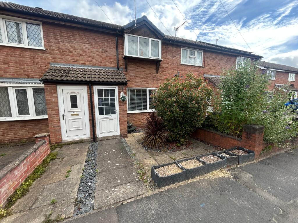 2 bed Town House for rent in Stretton. From Nicholas Humphreys - Burton-on-Trent