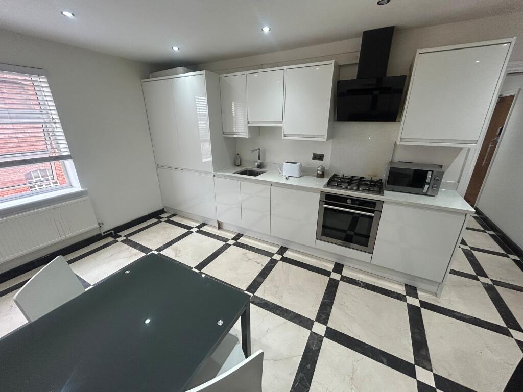 2 bed 1st Floor Flat for rent in Burton upon Trent. From Nicholas Humphreys - Burton-on-Trent