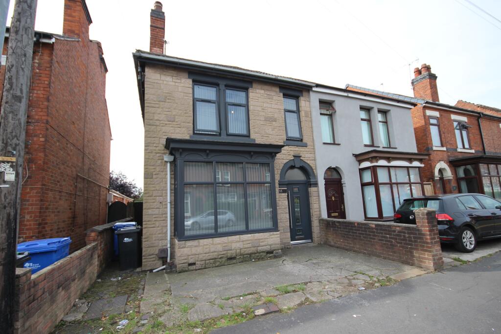 4 bed Semi Detached for rent in Stretton. From Nicholas Humphreys - Burton-on-Trent 4 bed Semi Detached for rent in Stretton. From Nicholas Humphreys - Burton-on-Trent