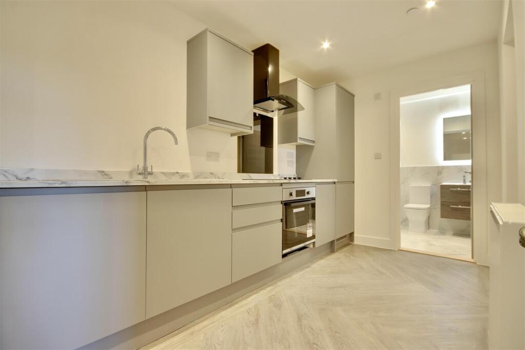 2 bed 1st Floor Flat for rent in Portsmouth. From Bernards Estate and Lettings Agents - Portsmouth Office