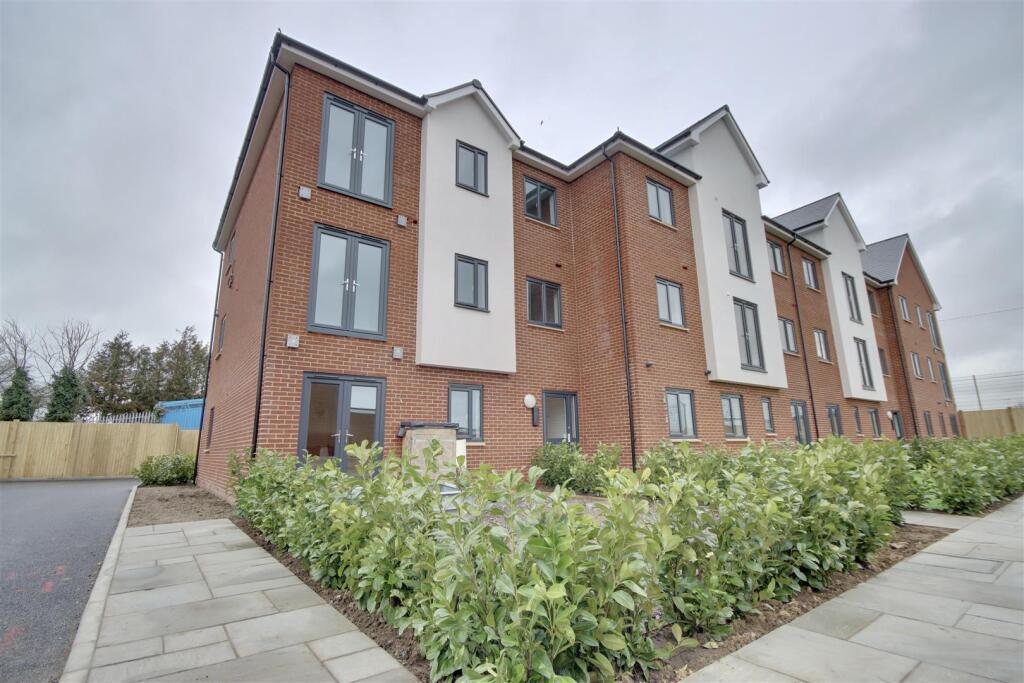 1 bed 1st Floor Flat for rent in Portsmouth. From Bernards Estate and Lettings Agents - Portsmouth Office