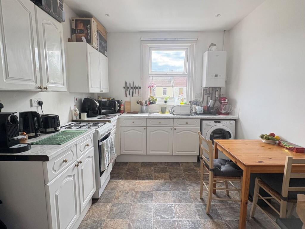 1 bed 1st Floor Flat for rent in Portsmouth. From Bernards Estate and Lettings Agents - Portsmouth Office 1 bed 1st Floor Flat for rent in Portsmouth. From Bernards Estate and Lettings Agents - Portsmouth Office