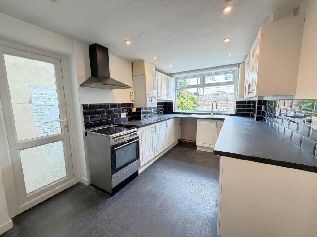 2 bed Detached for rent in Portsmouth. From Bernards Estate and Lettings Agents - Portsmouth Office