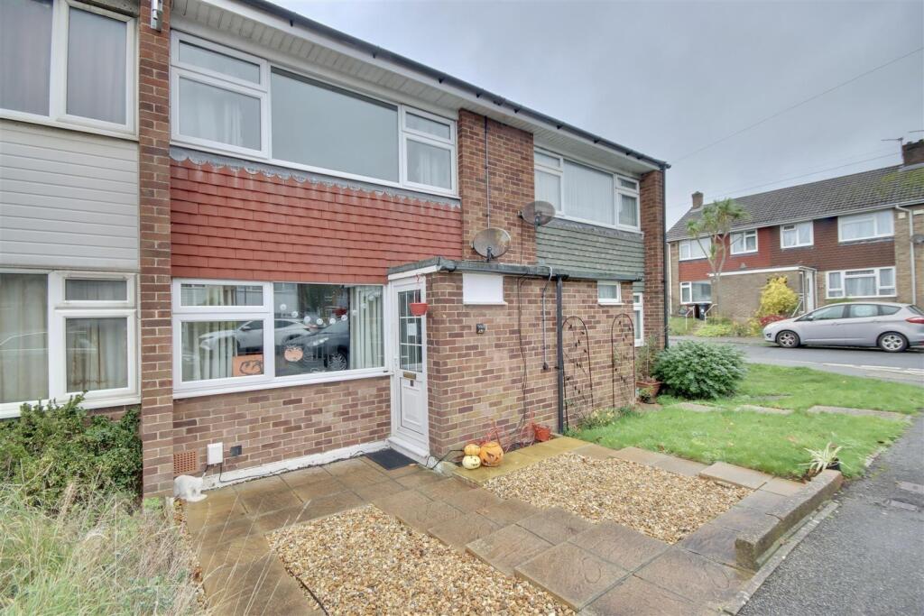 2 bed Mid Terraced House for rent in Portsmouth. From Bernards Estate and Lettings Agents - Portsmouth Office 2 bed Mid Terraced House for rent in Portsmouth. From Bernards Estate and Lettings Agents - Portsmouth Office