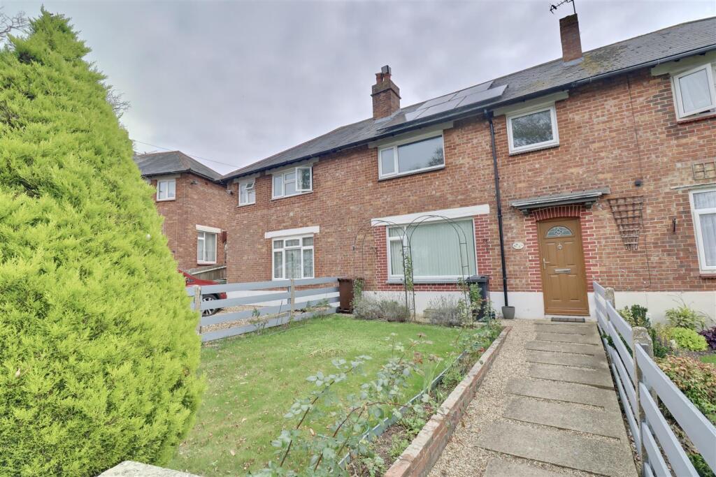 3 bed Mid Terraced House for rent in Southwick. From Bernards Estate and Lettings Agents - Portsmouth Office