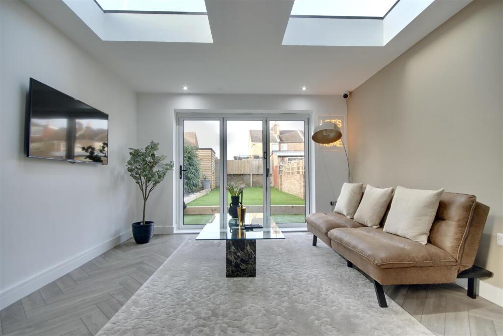 1 bed House Share for rent in Portsmouth. From Bernards Estate and Lettings Agents - Portsmouth Office
