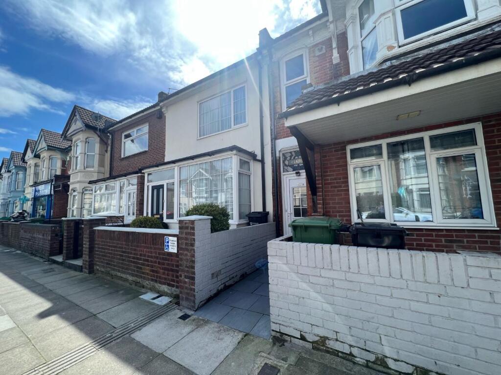 1 bed 1st Floor Flat for rent in Portsmouth. From Bernards Estate and Lettings Agents - Portsmouth Office