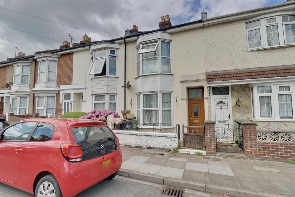 2 bed Detached for rent in Portsmouth. From Bernards Estate and Lettings Agents - Portsmouth Office