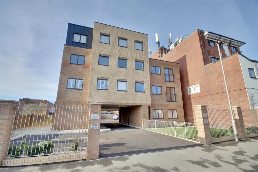 2 bed 1st Floor Flat for rent in Portsmouth. From Bernards Estate and Lettings Agents - Portsmouth Office 2 bed 1st Floor Flat for rent in Portsmouth. From Bernards Estate and Lettings Agents - Portsmouth Office