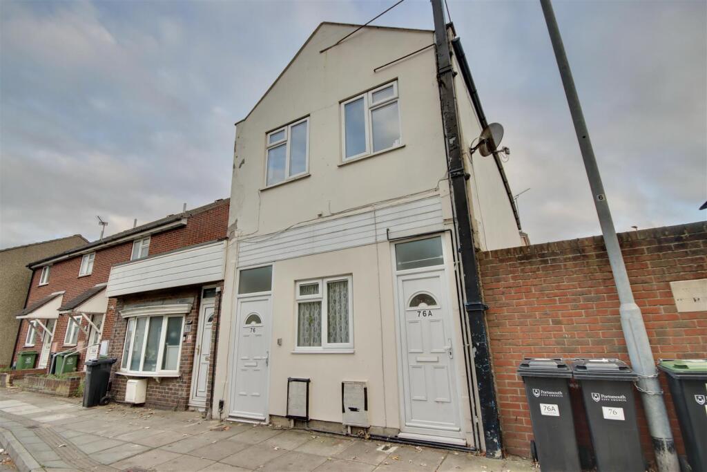 2 bed 1st Floor Flat for rent in Portsmouth. From Bernards Estate and Lettings Agents - Portsmouth Office 2 bed 1st Floor Flat for rent in Portsmouth. From Bernards Estate and Lettings Agents - Portsmouth Office