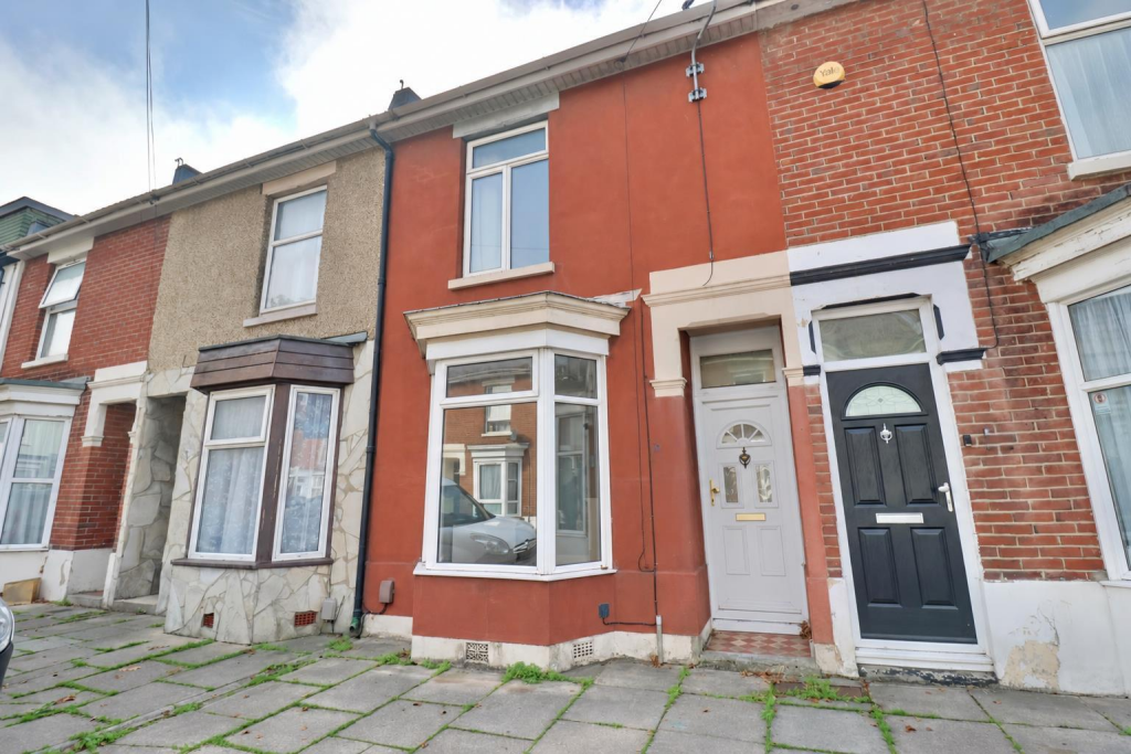 3 bed Detached for rent in Portsmouth. From Bernards Estate and Lettings Agents - Portsmouth Office