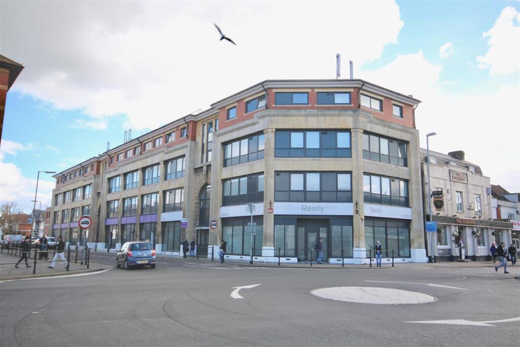 2 bed 1st Floor Flat for rent in Portsmouth. From Bernards Estate and Lettings Agents - Portsmouth Office
