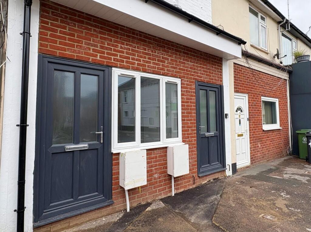 2 bed 1st Floor Flat for rent in Portsmouth. From Bernards Estate and Lettings Agents - Portsmouth Office 2 bed 1st Floor Flat for rent in Portsmouth. From Bernards Estate and Lettings Agents - Portsmouth Office